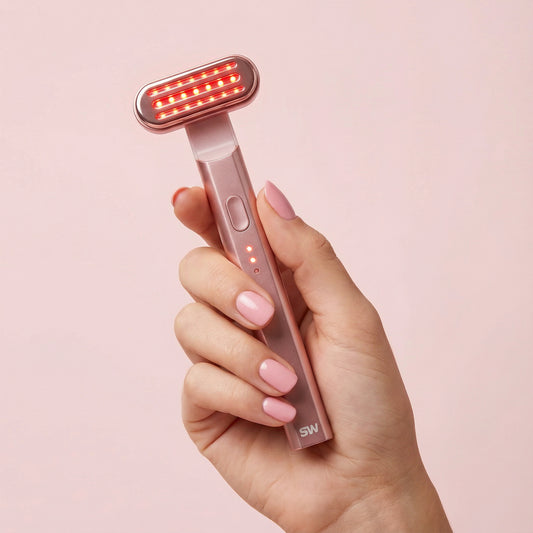 טיפוח עור מתקדם 4-ב-1 עם טכנולוגיית אור אדום
